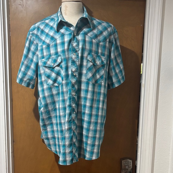 1407 EUC Men's Wrrangler Blue Plaid Short Sleeve Shirt. Sz2XL - Picture 1 of 8